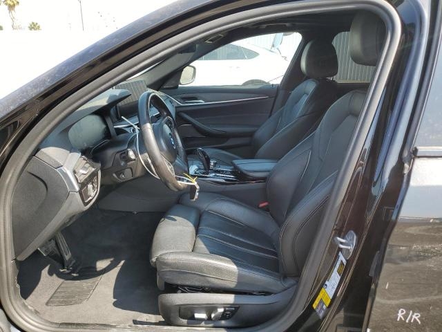  2022 BMW 530E салон2