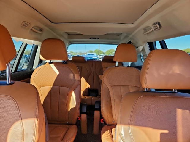 2022 BMW X7 XDRIVE40I салон1