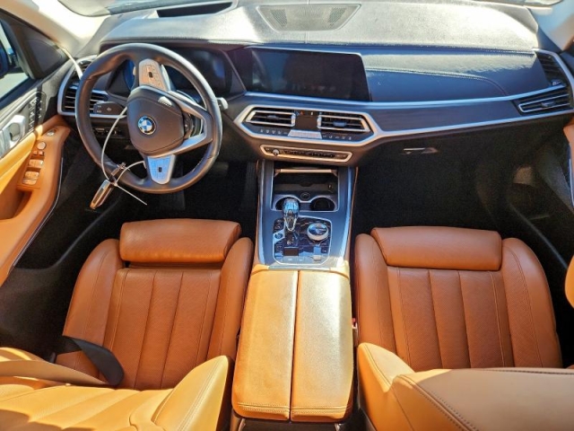 2022 BMW X7 XDRIVE40I салон1