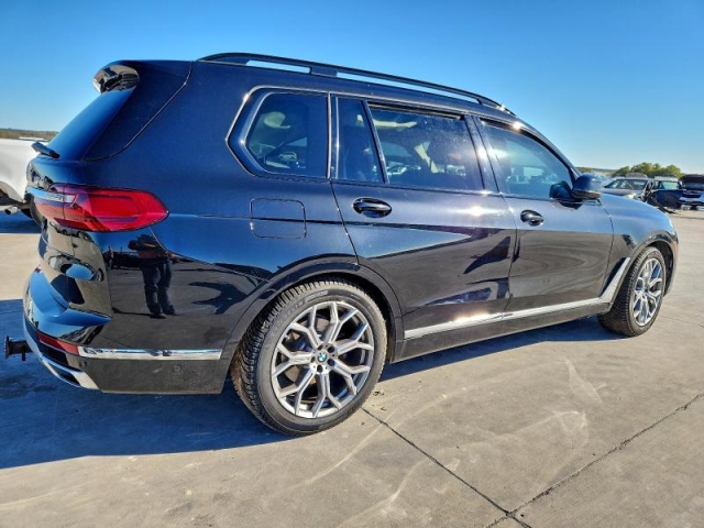 2022 BMW X7 XDRIVE40I справа сзади 