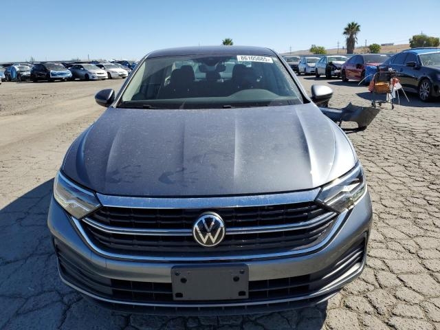 2023 VOLKSWAGEN JETTA SE спереди 