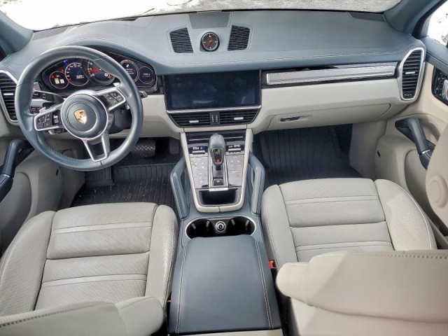 2020 PORSCHE CAYENNEсалон1