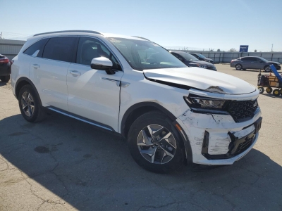 2024 KIA SORENTO EX справа спереди