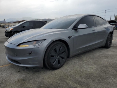 2025 TESLA MODEL 3 слева спереди