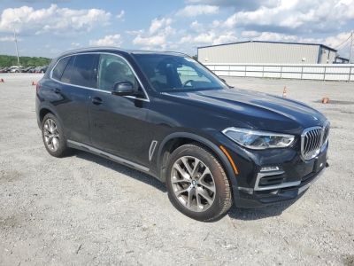 2021 BMW X5 XDRIVE45E справа спереди