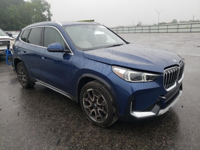 2025 BMW X1 XDRIVE28I справа спереди