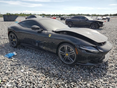 2022 FERRARI ROMA справа спереди