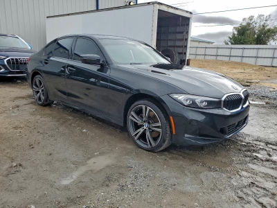 2023 BMW 330XI справа спереди 